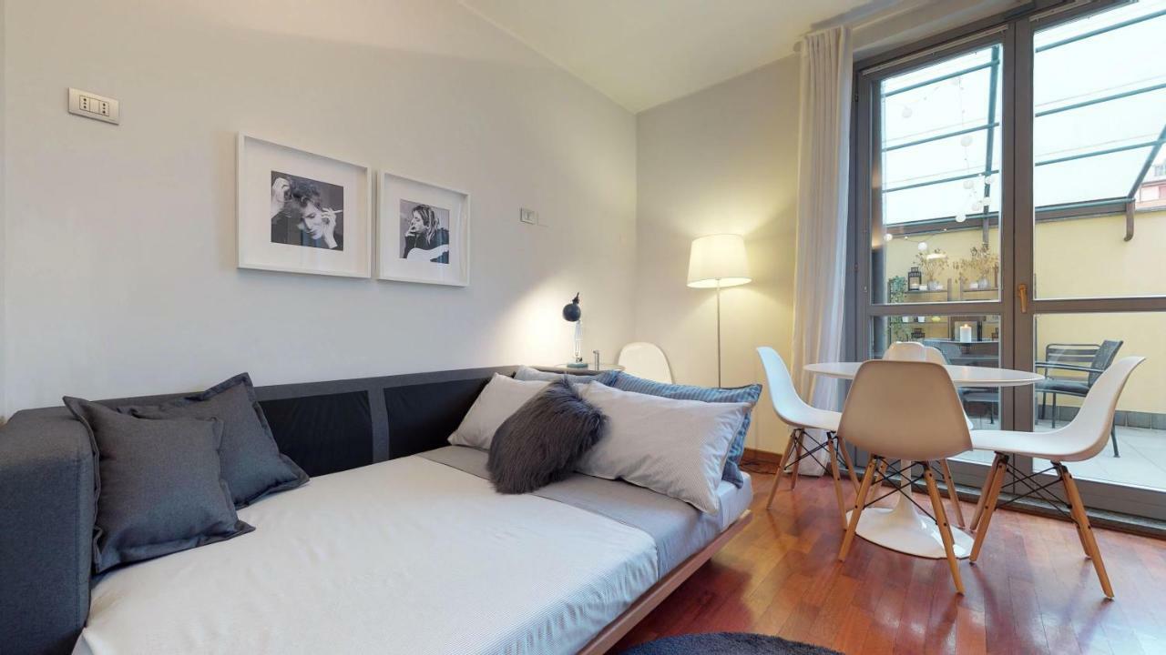 Design Apartment Near Duomo Square Milán Exterior foto