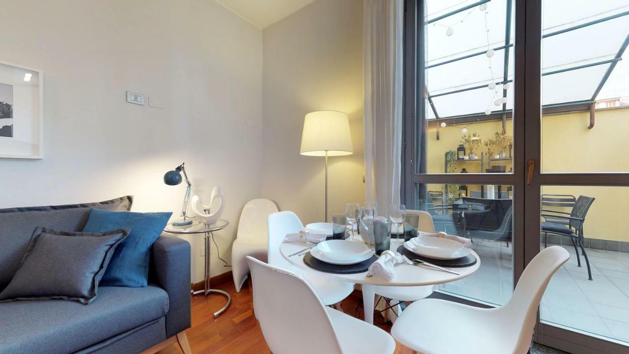Design Apartment Near Duomo Square Milán Exterior foto